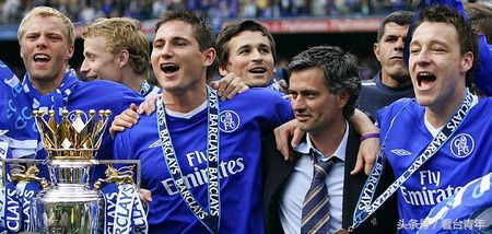 足球赛场上那些震撼庆祝瞬间,感动庆祝动作