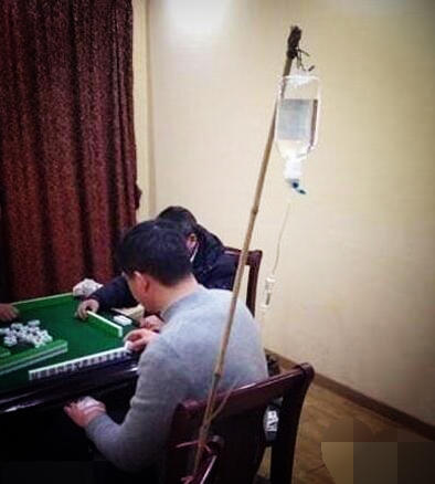 女生着火了怎么办,着火为啥不能用嘴吹