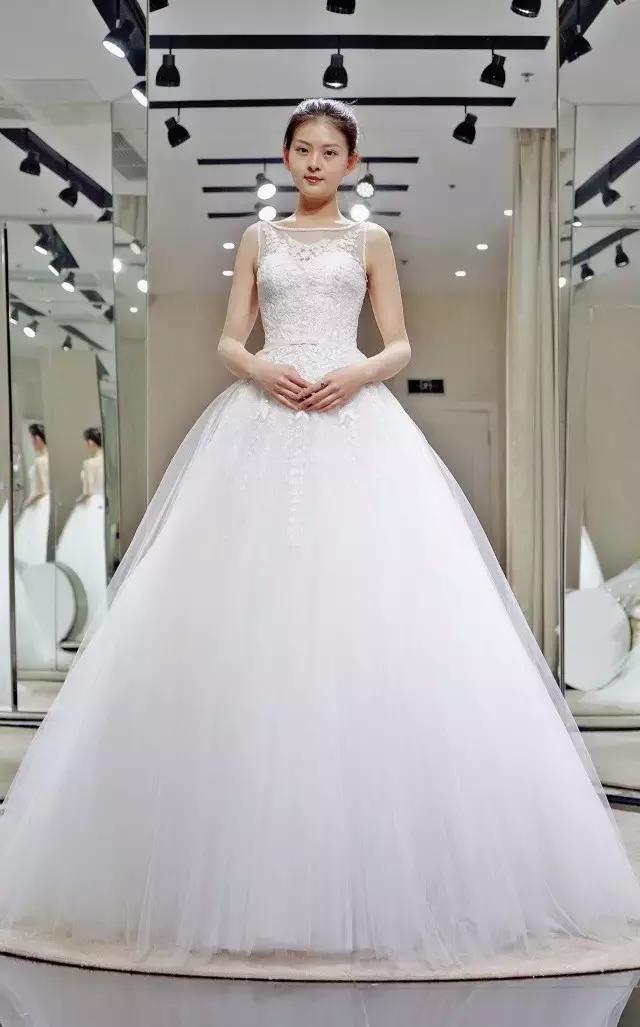 林心如的白色婚纱 (林心如婚纱衣服品牌推荐)