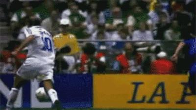 顶级后卫足球名场面,盘点足球教练让人惊艳的停球