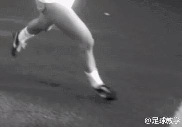 实用的转身过人足球,足球一对一简单过人技巧