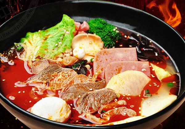 众多火锅店揭竿而起菲妃家年糕火锅一枝独秀