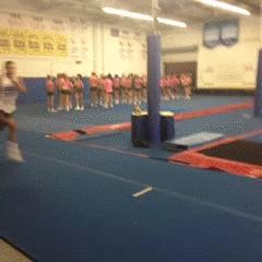 少年，像这样真的就能找到媳妇吗？我也要去买块牌子！