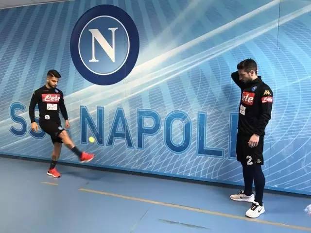 她是如何从C罗球迷“叛变”为哈姆西克迷妹的