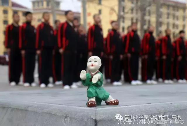 为什么出门看队列进门看内务,入门看内务出门看队伍