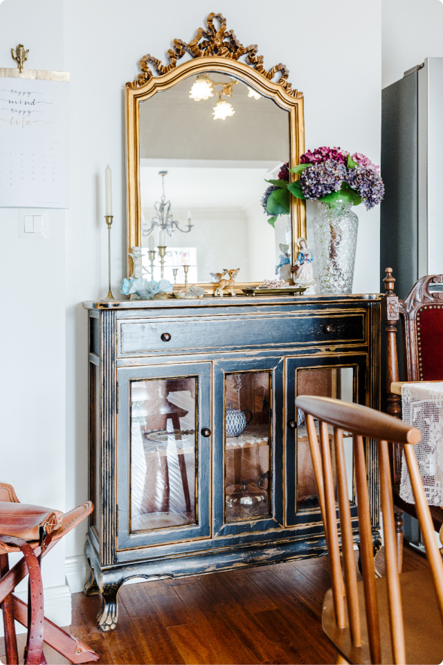 她凑来一堆二手家具，装了人生的第一套房子，关键还特别好看！