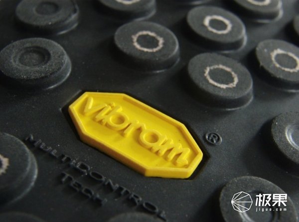 你从不关注的鞋底花纹，却成了乔丹科比封神的“秘密”