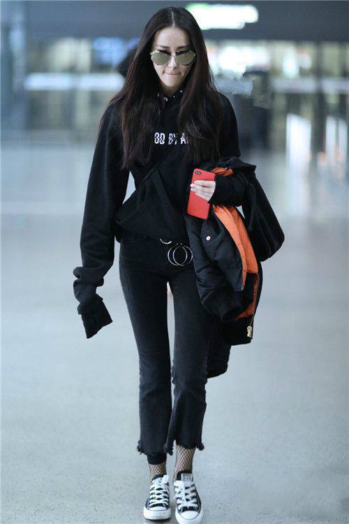 今年最流行的春夏款网靴,今年最流行的穿搭腿袜