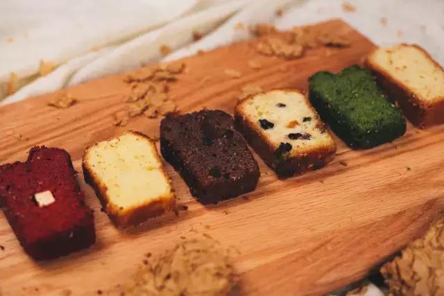 她用只卖7天的芝士条征服明星，如今带着纯手工的磅蛋糕降临魔都