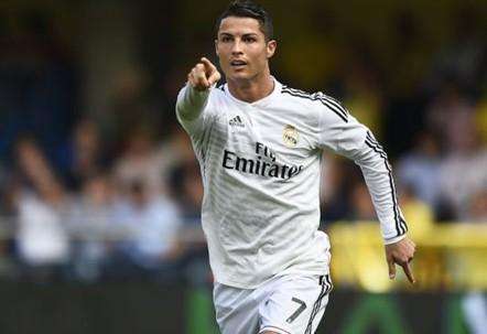 c罗白衣传奇视频,c罗的传奇足球生涯