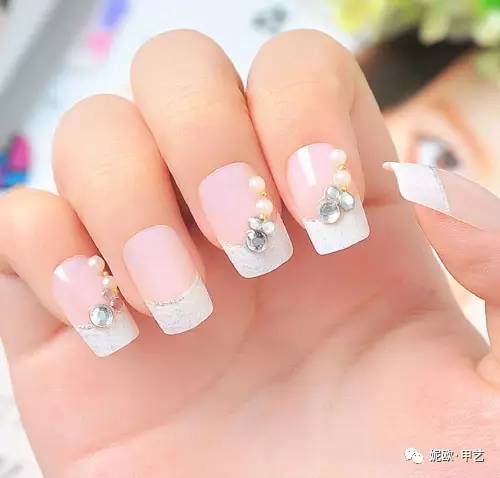 光疗延长甲不用打磨机怎么卸掉,如何自己在家卸掉光疗美甲