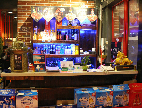 刷爆！十次路过九次排队！就凭一只虾让苏州人挤破头！