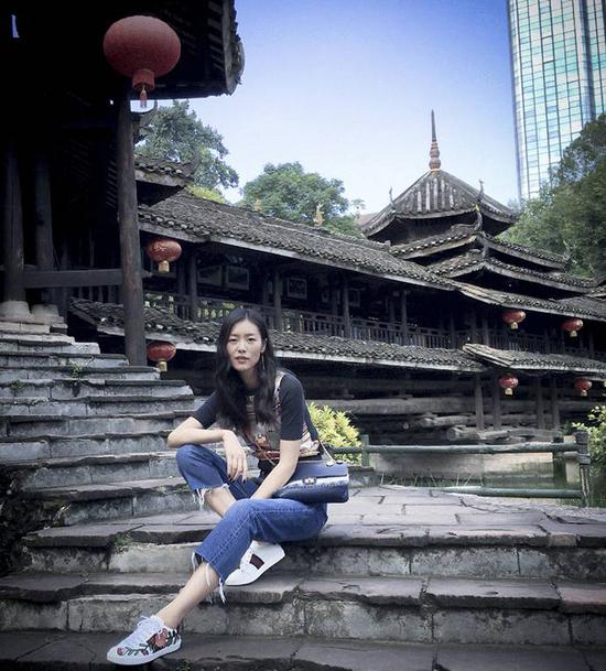 杨幂刘雯同款的小白鞋图片,真皮百搭刘雯同款小白鞋