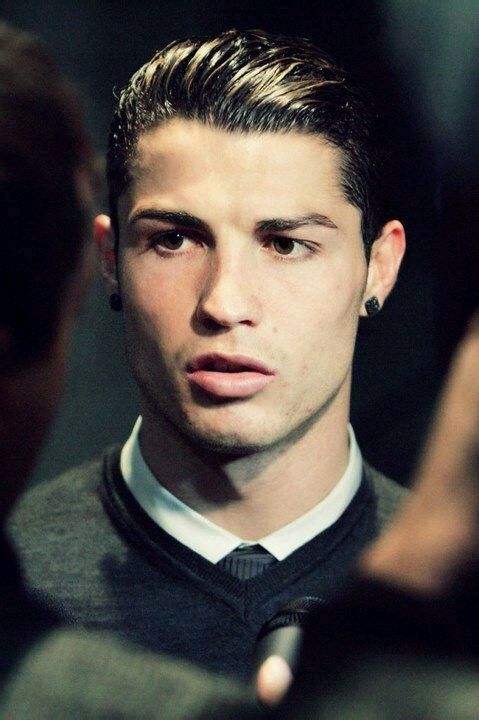 c罗白衣传奇视频,c罗的传奇足球生涯