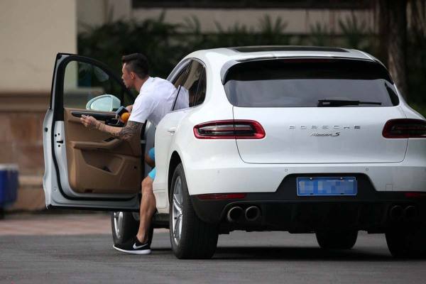 于大宝助国足完整视频,国足神脚