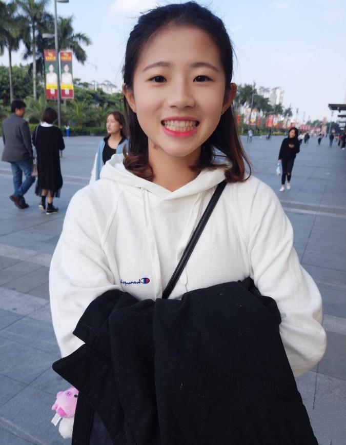 “中国会击败韩国的”足球宝贝熊熙说，“难忘38度高温训练”