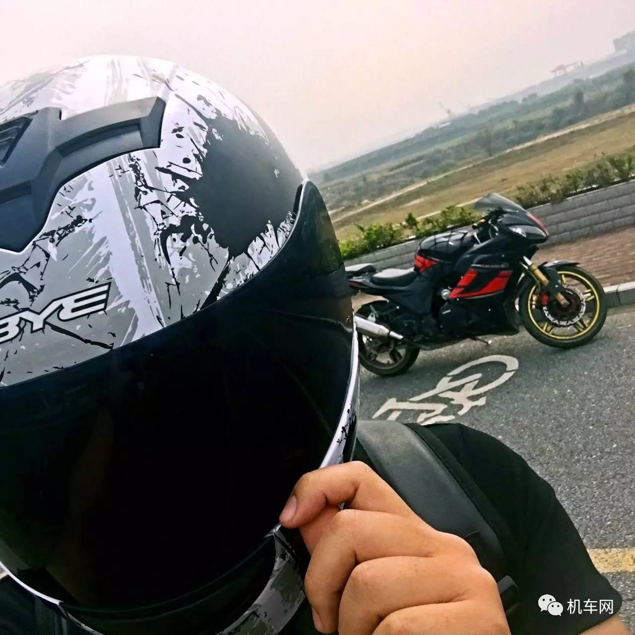 车友风采，遇到摩托车后，感觉每天都是热恋