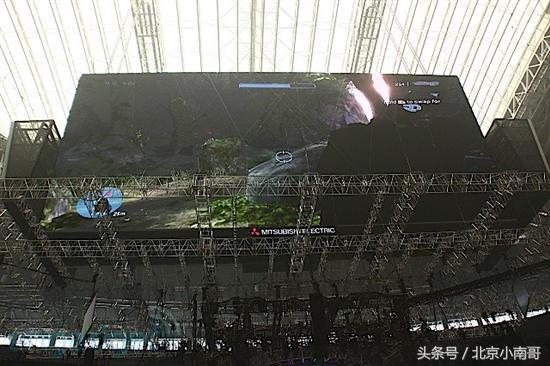 北京小南哥告诉你在超大屏幕进行游戏是一种什么感觉的体验！