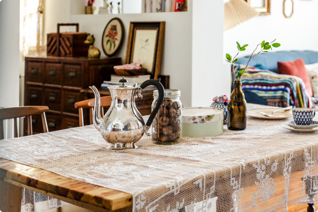 她凑来一堆二手家具，装了人生的第一套房子，关键还特别好看！