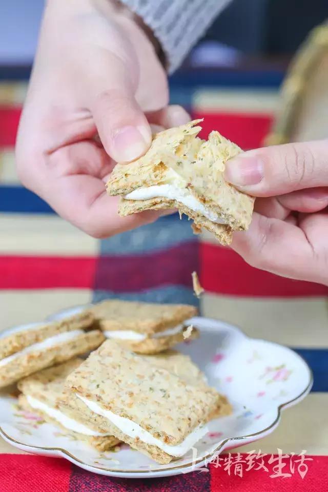 她用只卖7天的芝士条征服明星，如今带着纯手工的磅蛋糕降临魔都