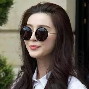 点解，人家戴墨镜那么好看，我戴就