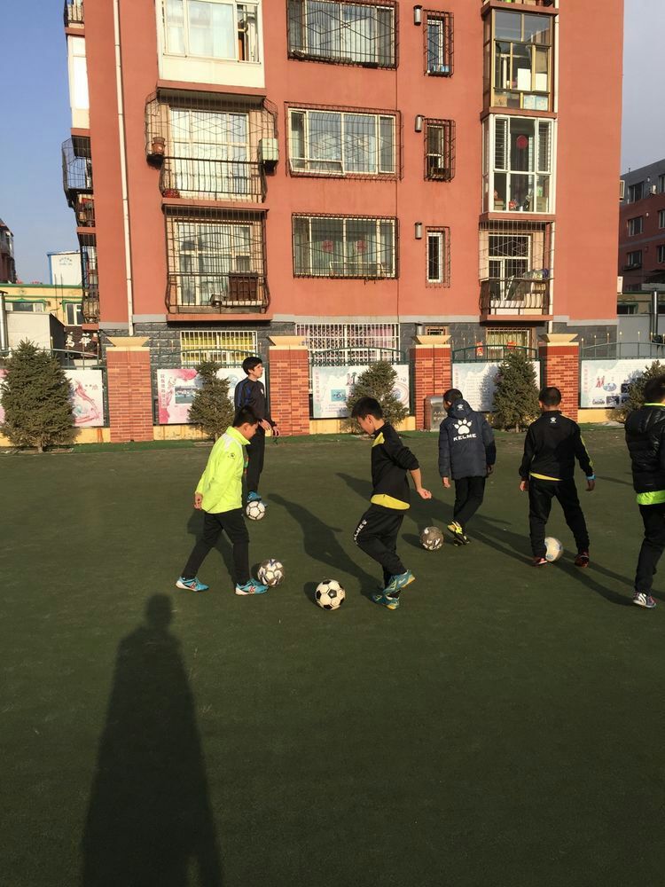 呼和浩特市回民区体育训练馆,回民学校足球