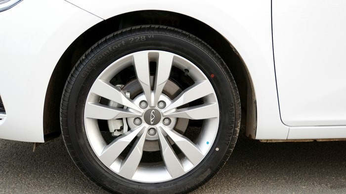 居家代步新能源车推荐10万,家用轿车奇瑞艾瑞泽5