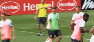 c罗刁钻射术折服马塞洛卡塞米罗,c罗标志性动作素描