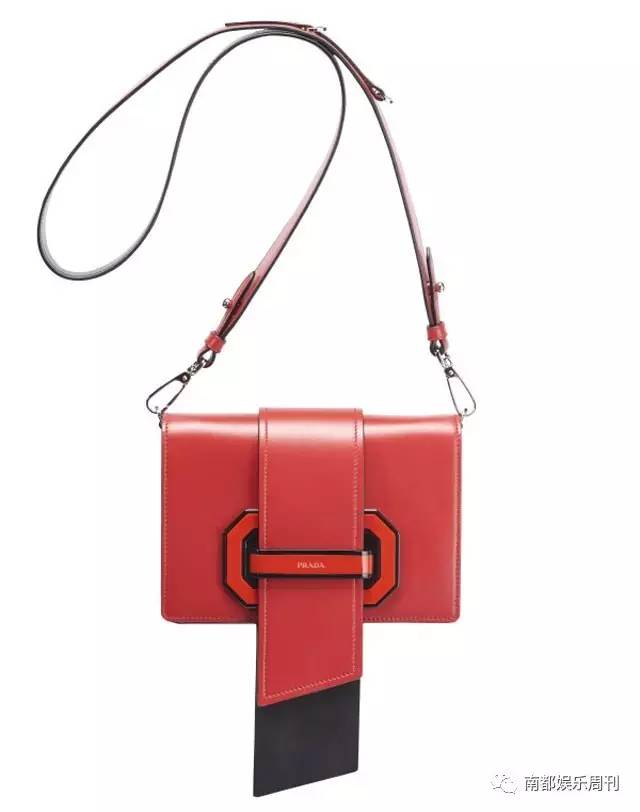 杨幂同款包毛绒,杨幂新款锁头包