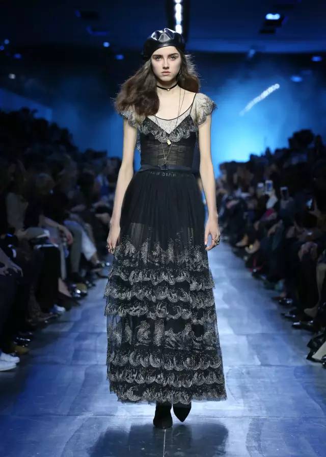 2017dior秋冬秀场,dior2003秋冬秀场