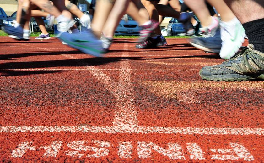 体育中考足球运球绕杆评分标准,关注中考政策从哪里看