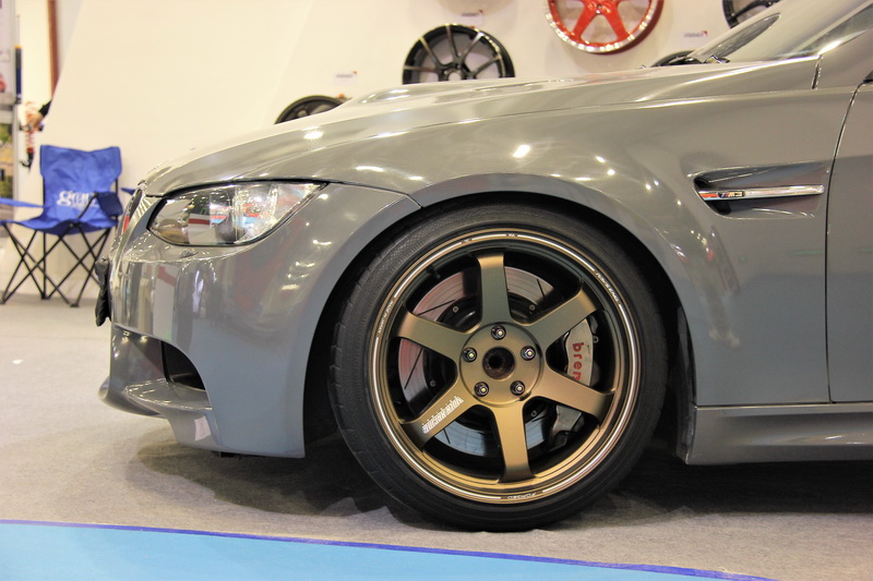 豪车美女大牌改件齐聚MesAuto展台