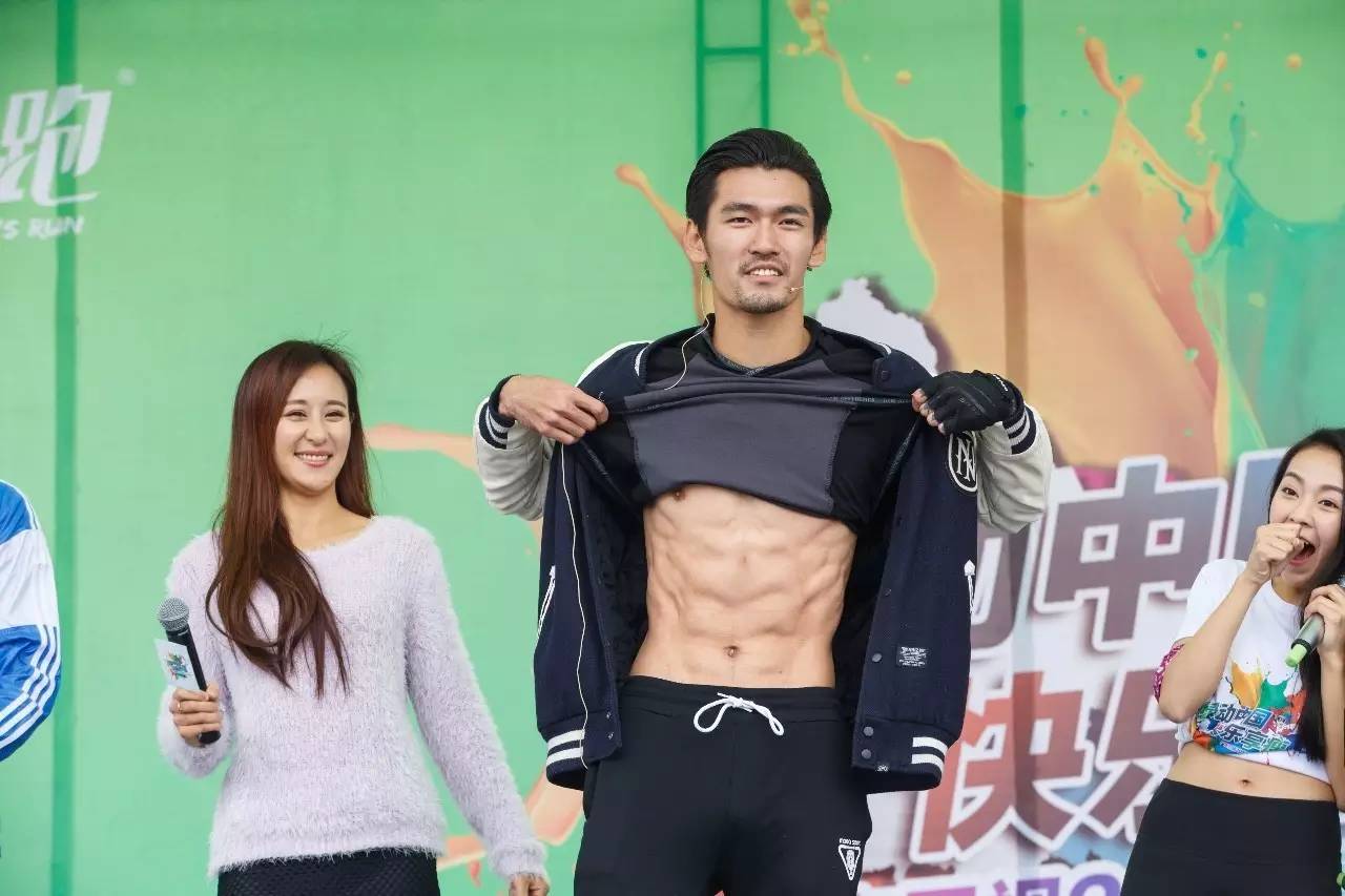 年轻就要这样疯！彩色跑广州站场面火爆，盛况空前！