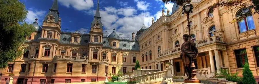 对话 | 飞驰在成都和罗兹之间，这趟蓉欧快铁上运的是啥？