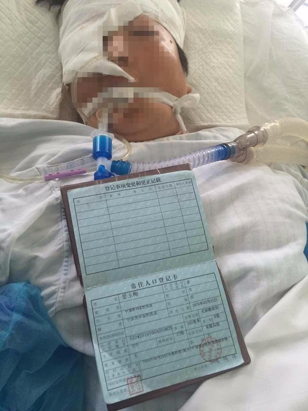 妈妈残疾爸爸瘫痪,妈妈股骨头坏死