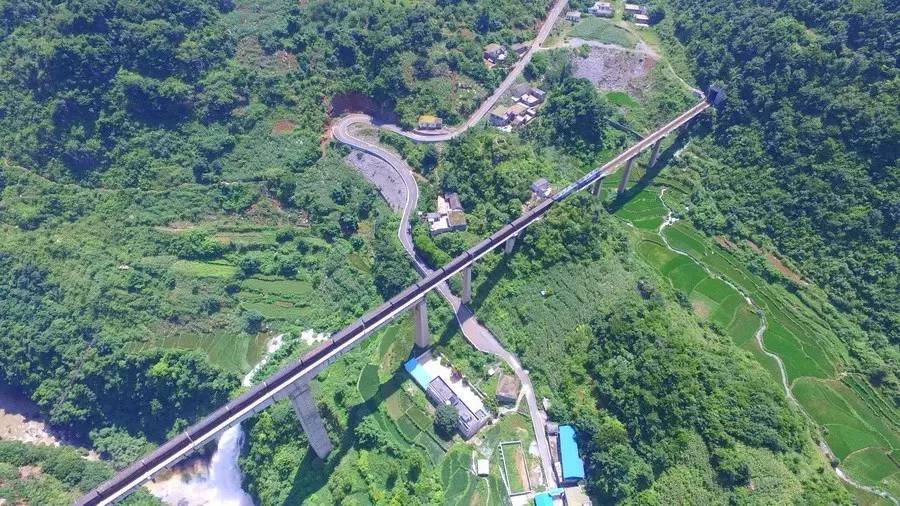 桐梓县交通大变身打通致富康庄道,兴仁市最新公路规划