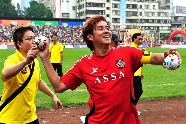 大咖来了｜4月29日，谭校长要率香港明星足球队到西昌踢馆啦！