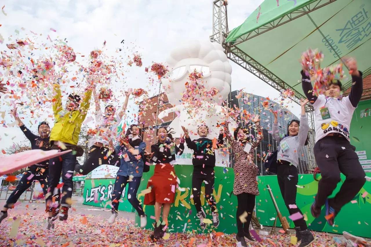 年轻就要这样疯！彩色跑广州站场面火爆，盛况空前！