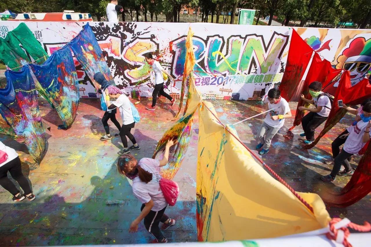 年轻就要这样疯！彩色跑广州站场面火爆，盛况空前！