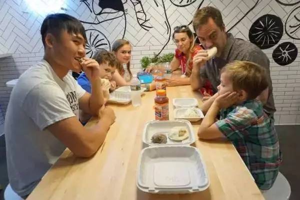 美国人吃日本包子案件,美国人吃包子饺子