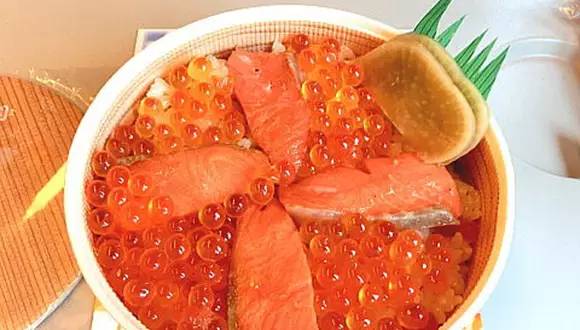 看了日本的火车餐食，你可能感觉吃了假的高铁盒饭