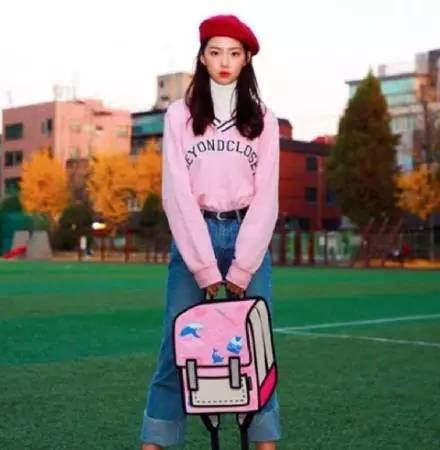 有态度｜谁说双肩包就是年轻人的专利，明明是谁背谁都美啊！