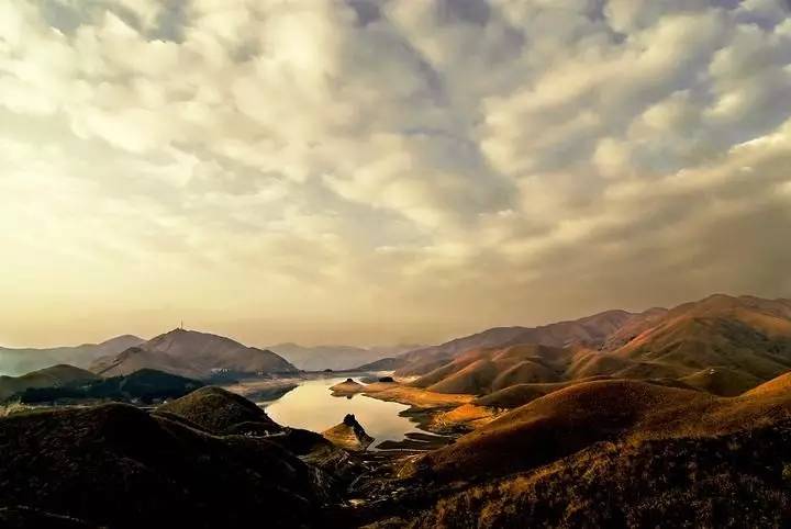 「诗词原创」闫鹏｜我辈当书胜绩激流犹待扬帆