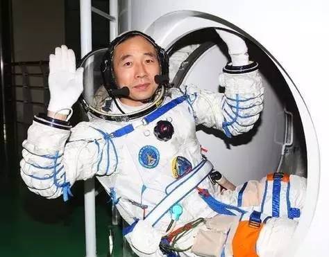 「诗词原创」闫鹏｜我辈当书胜绩激流犹待扬帆