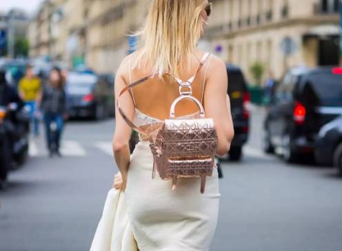 有态度｜谁说双肩包就是年轻人的专利，明明是谁背谁都美啊！