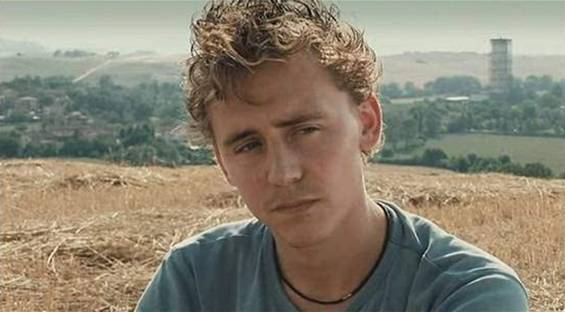 汤姆·希德勒斯顿代表作品,汤姆希德勒斯顿和狼叔的悬疑电影