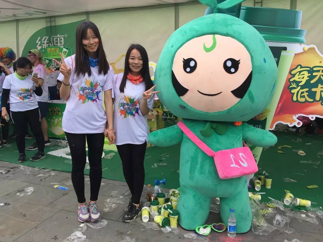 年轻就要这样疯！彩色跑广州站场面火爆，盛况空前！