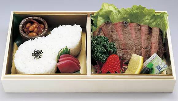 看了日本的火车餐食，你可能感觉吃了假的高铁盒饭