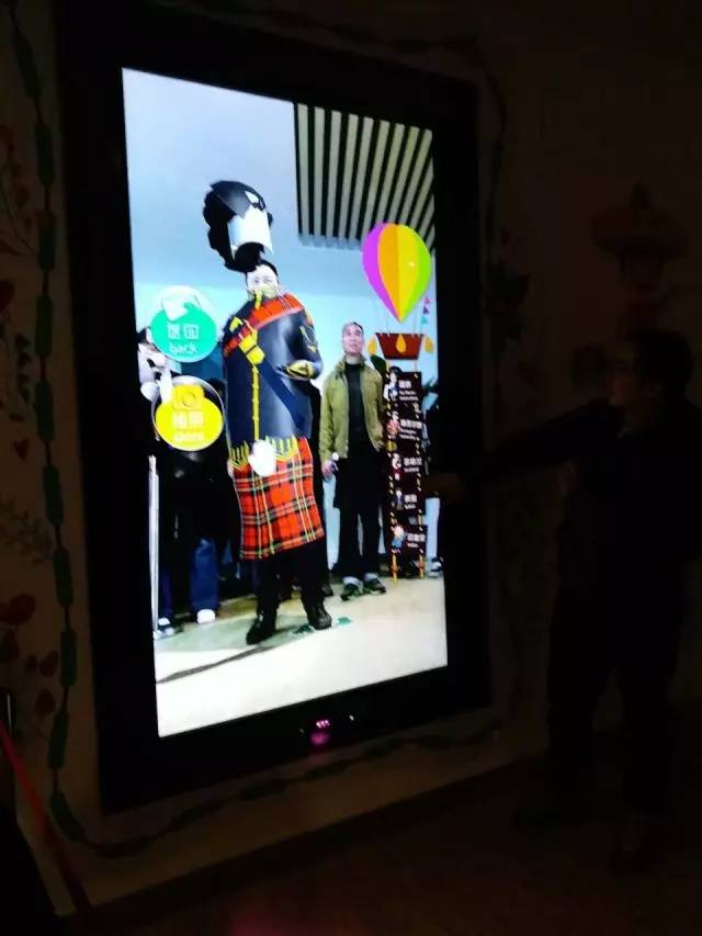 “稀奇好白相”，上海大世界3月31日对外开放，再来照一照童年的哈哈镜吧！