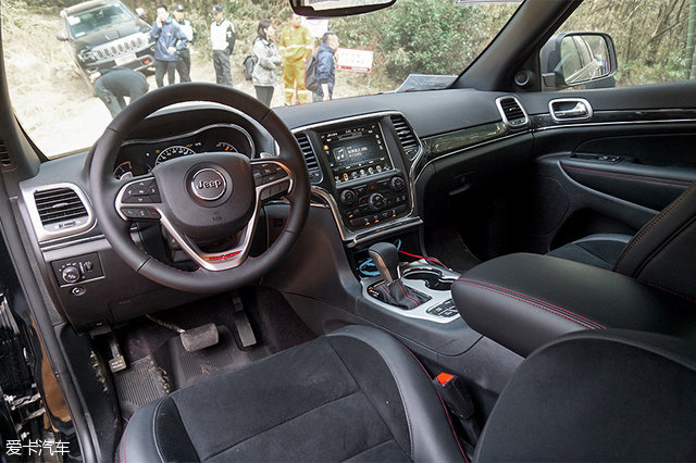 2017版大切诺基,jeep大切诺基3.6试驾视频
